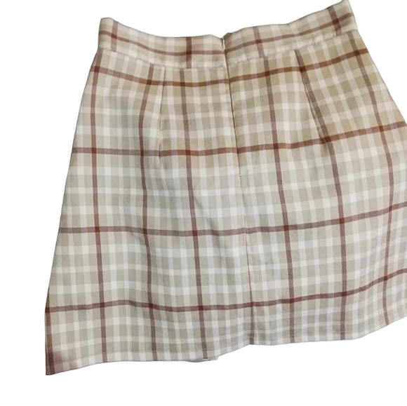 Woman's Short skirt - Picture 3 of 3